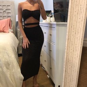 ⭐️ Black and gold cutout dress